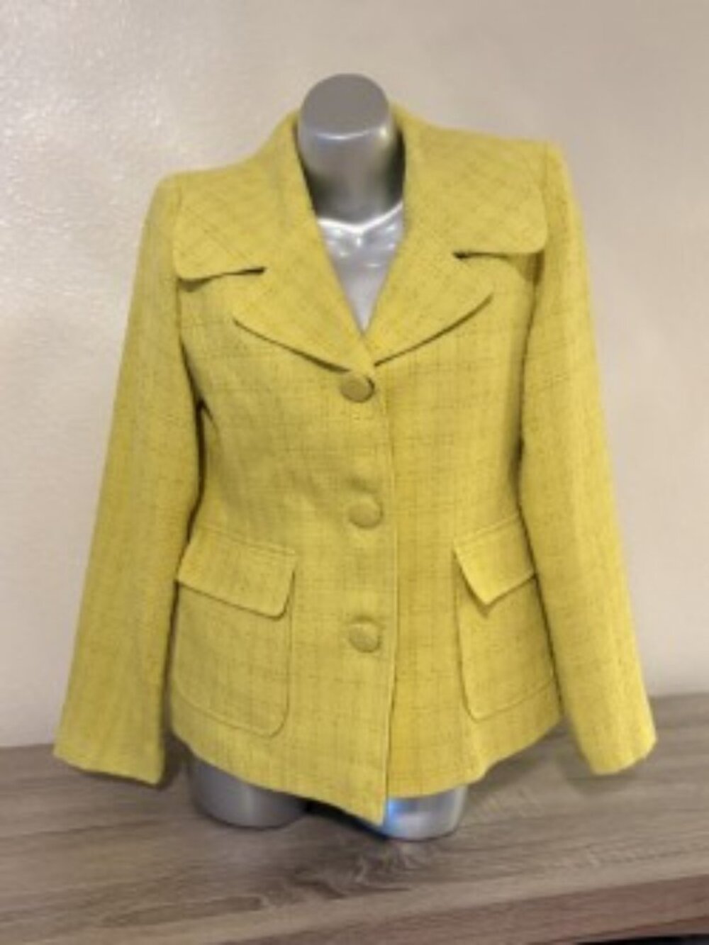 Women's Yellow Jacket Size 10